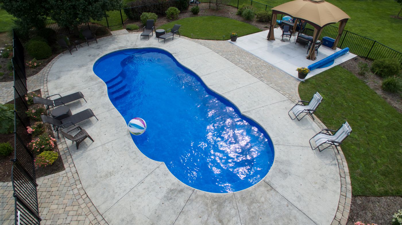 Freeform fiberglass pool - C Series
