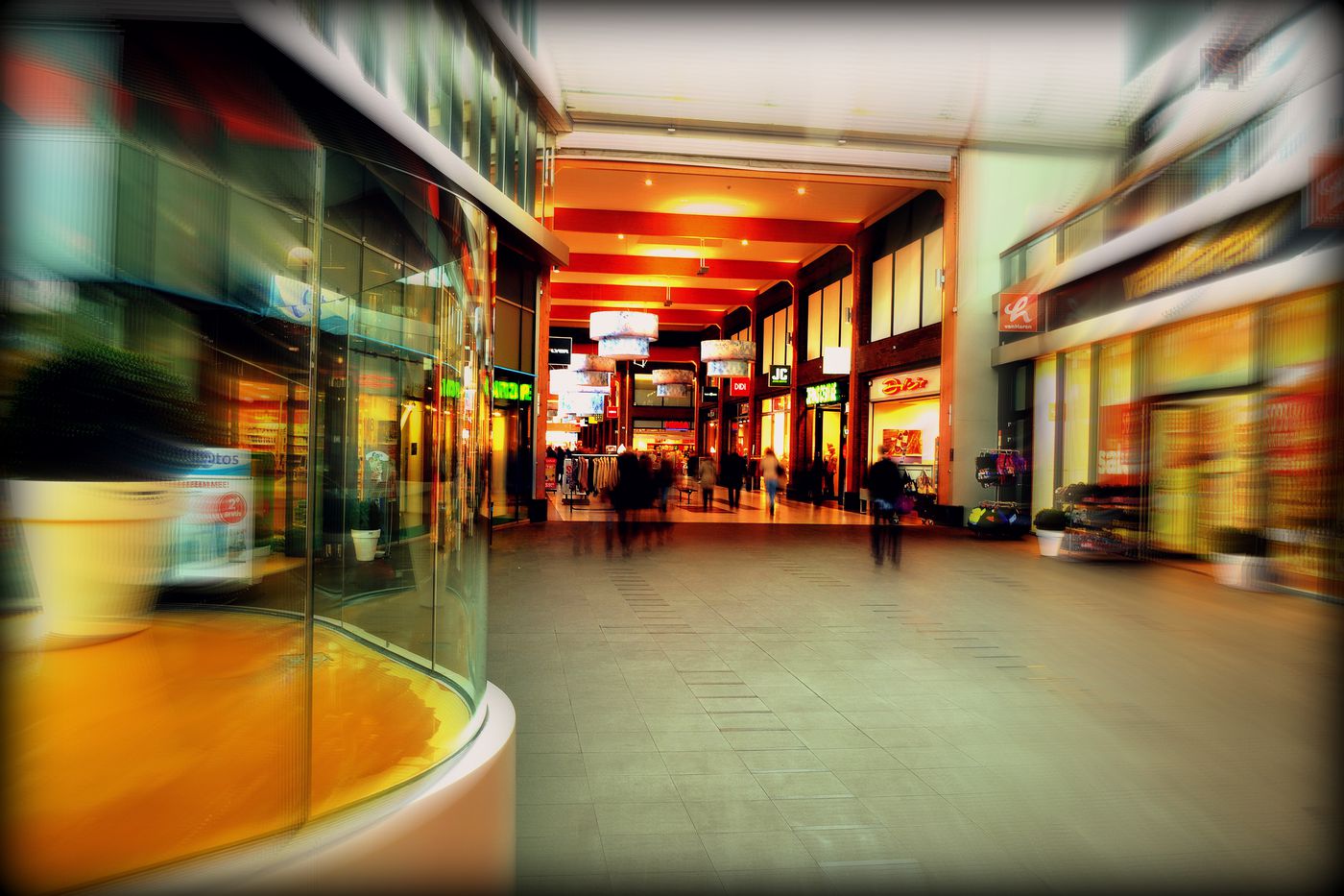 mall-blurred