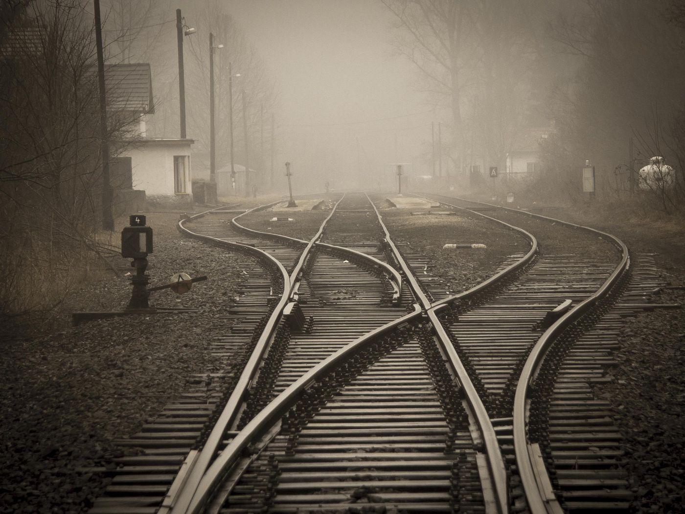 railroad-tracks.jpeg
