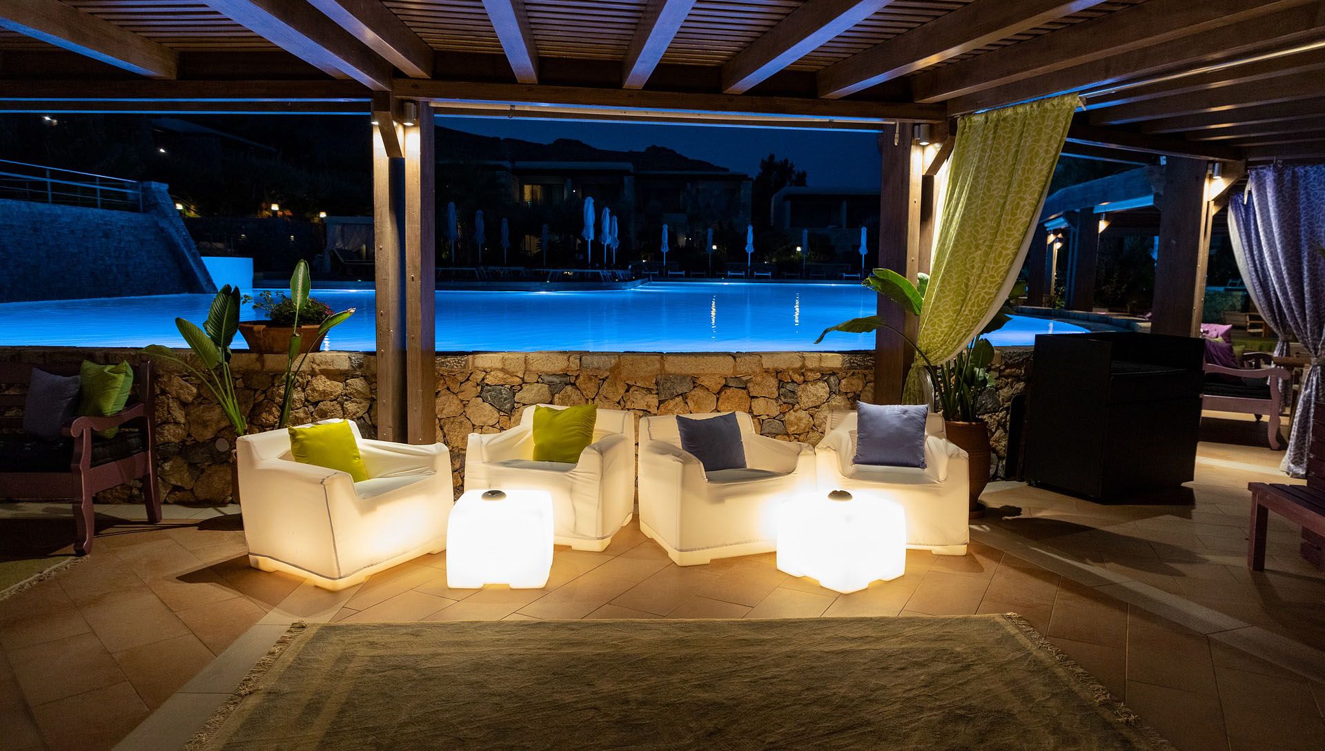 outdoor living spaces-1
