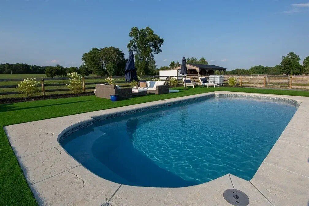 A Guide to Fiberglass Pools